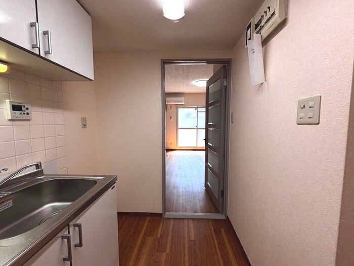 物件内観写真20　(廊下)