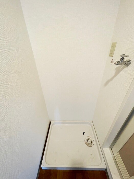 物件内観写真14　(洗濯機置場)