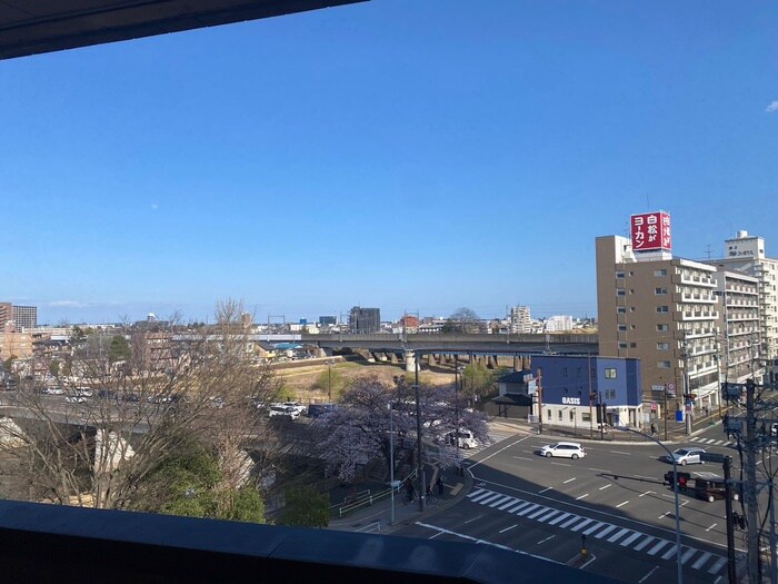 物件内観写真22　(室内からの展望)