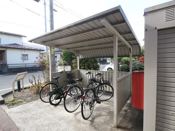 物件外観写真5　(駐輪場)