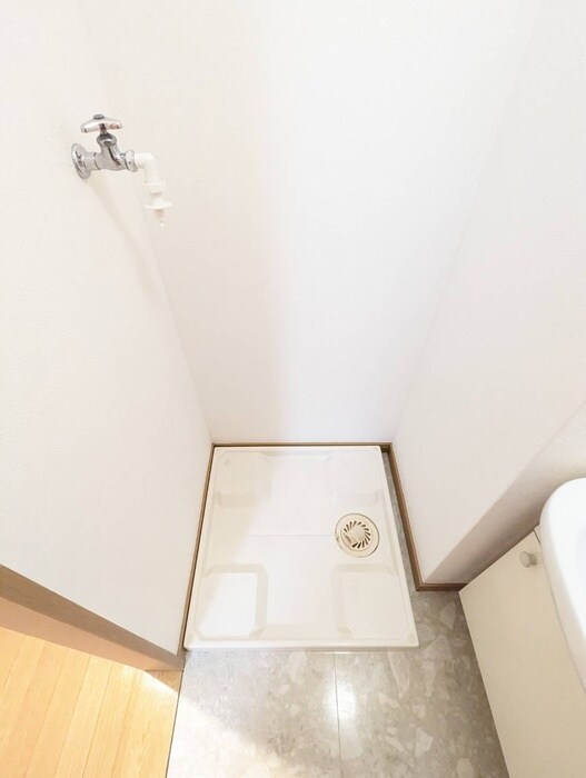 物件内観写真12　(洗濯機置場)