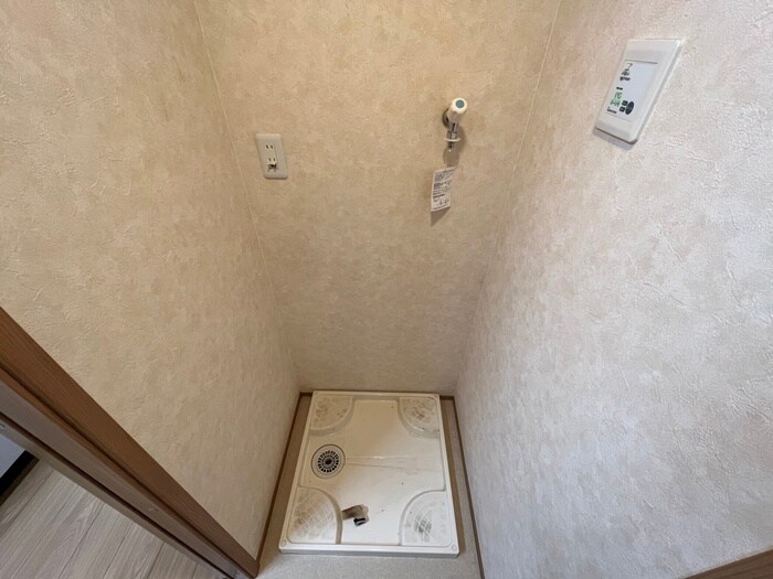 物件内観写真13　(洗濯機置場)