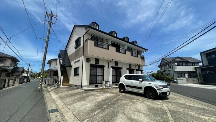 物件外観写真3　(駐車場)