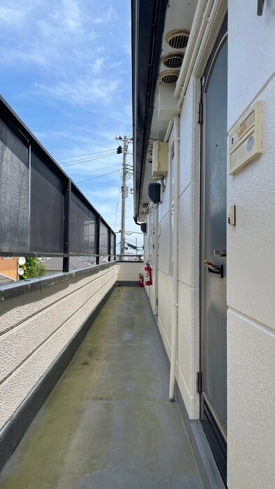 物件外観写真4　(エントランス部分)