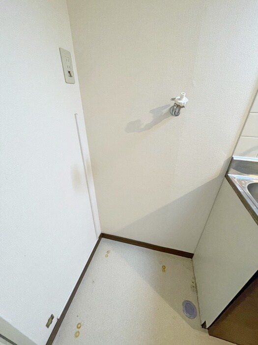 物件内観写真12　(洗濯機置場)