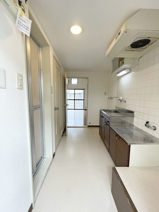 物件内観写真17　(廊下)