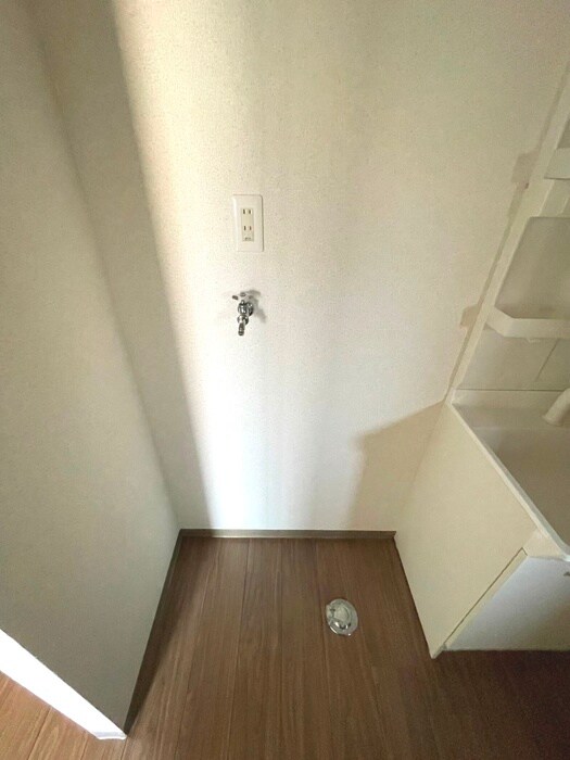 物件内観写真12　(洗濯機置場)