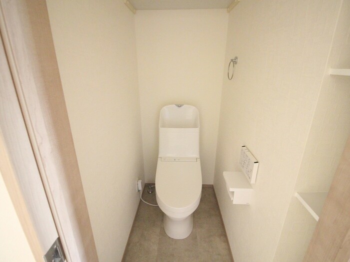 物件内観写真11　(トイレ)