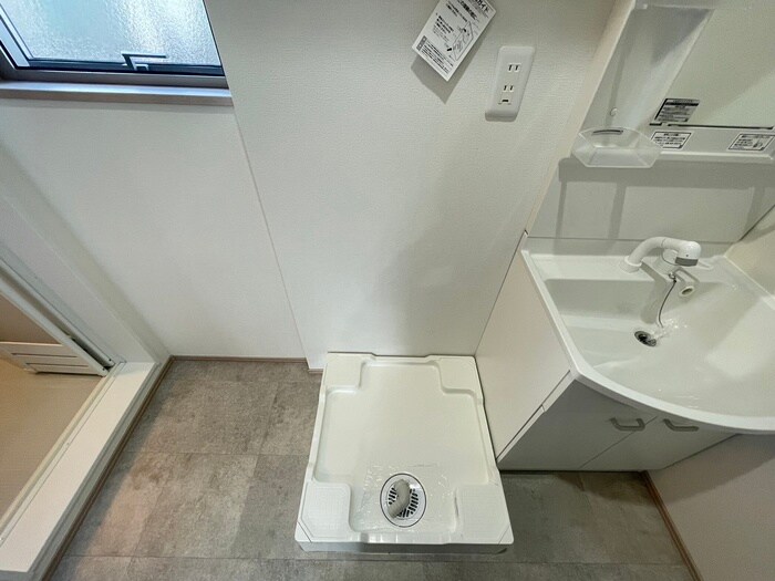 物件内観写真13　(洗濯機置場)