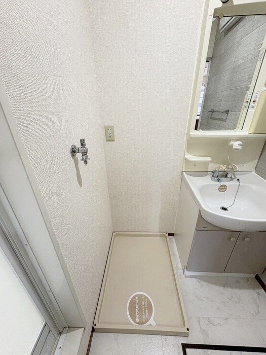 物件内観写真12　(洗濯機置場)