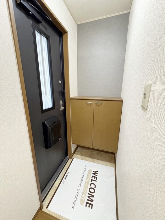 物件内観写真17　(玄関)