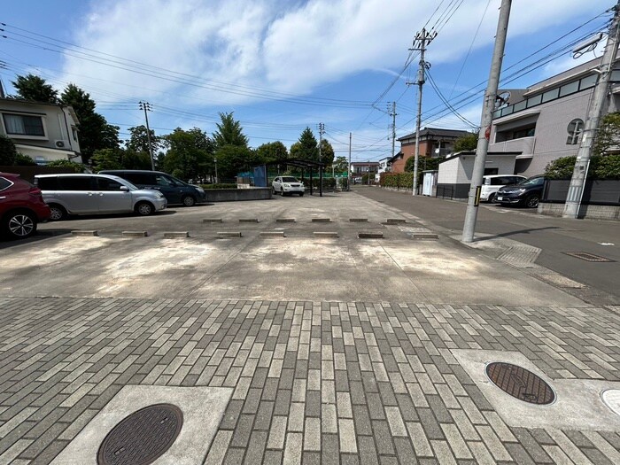 物件外観写真4　(駐車場)