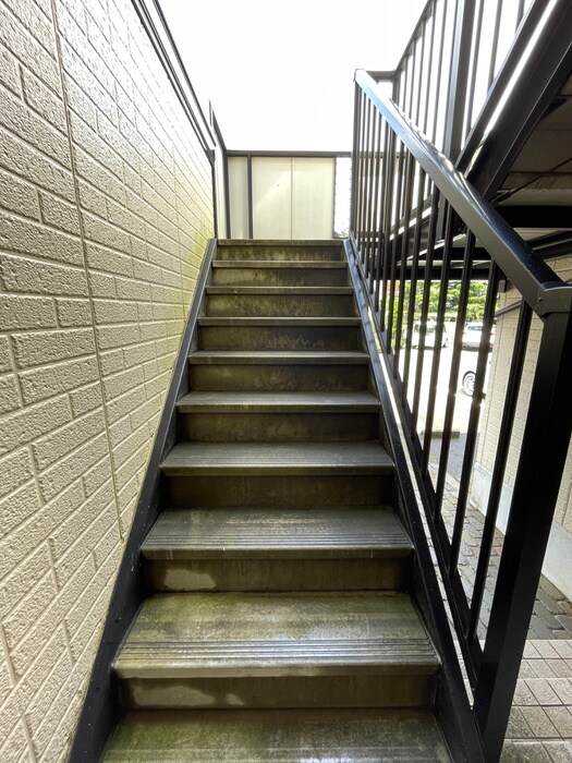 物件外観写真5　(エントランス部分)