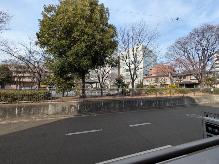 物件内観写真14　(室内からの展望)