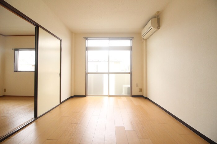 物件内観写真7　(居室)