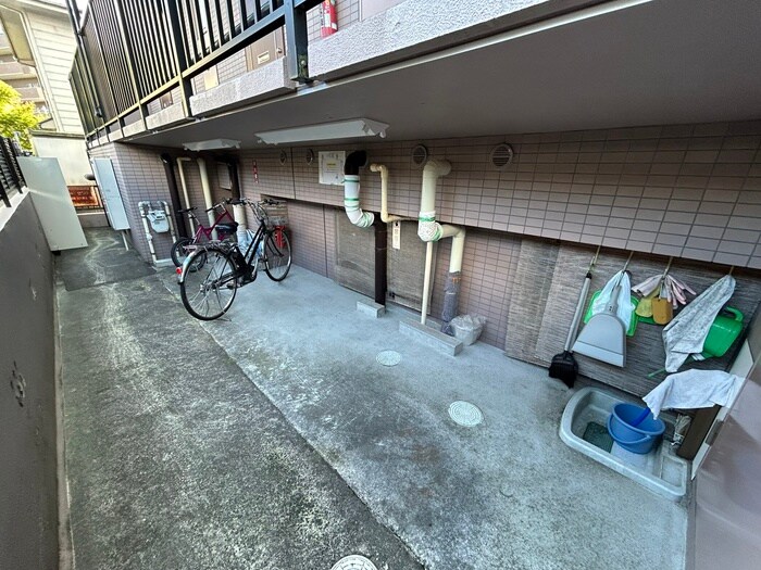 物件外観写真3　(駐輪場)
