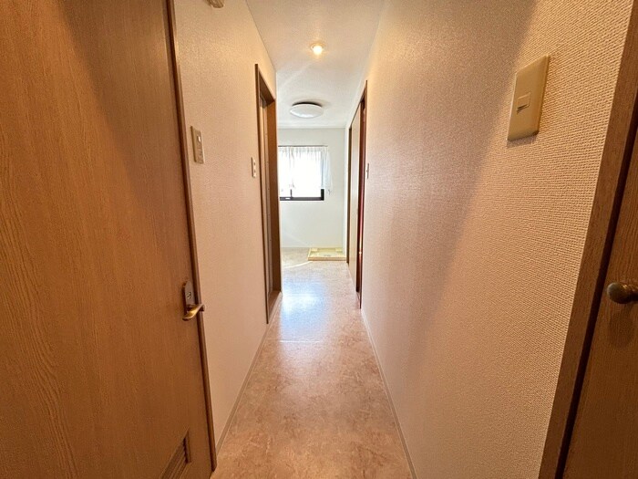 物件内観写真19　(廊下)