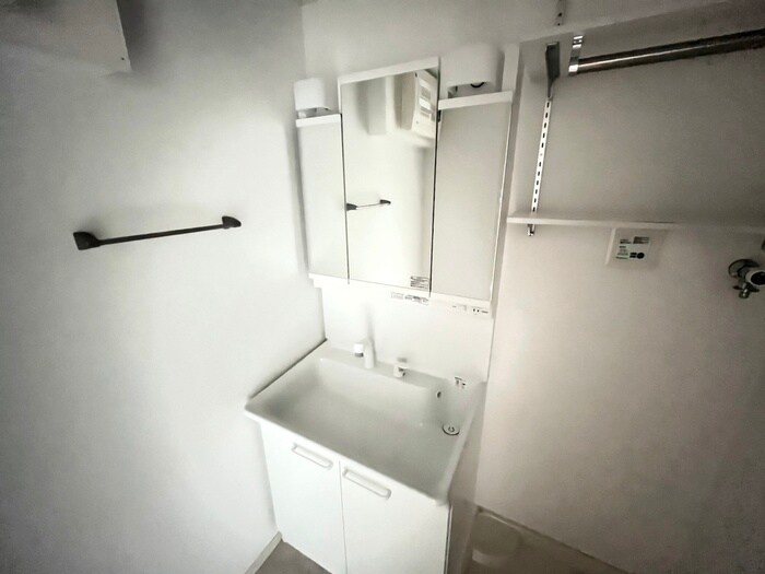 物件内観写真12　(洗面)