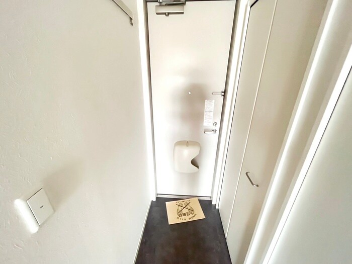 物件内観写真22　(玄関)