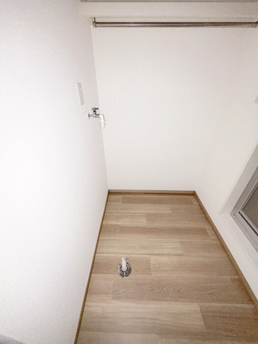 物件内観写真12　(洗濯機置場)