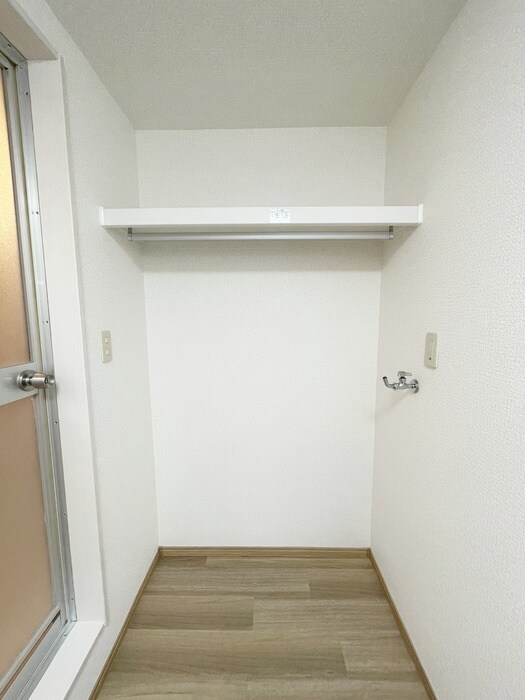 物件内観写真12　(洗濯機置場)