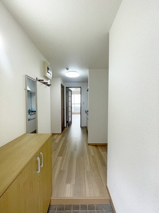 物件内観写真17　(玄関)