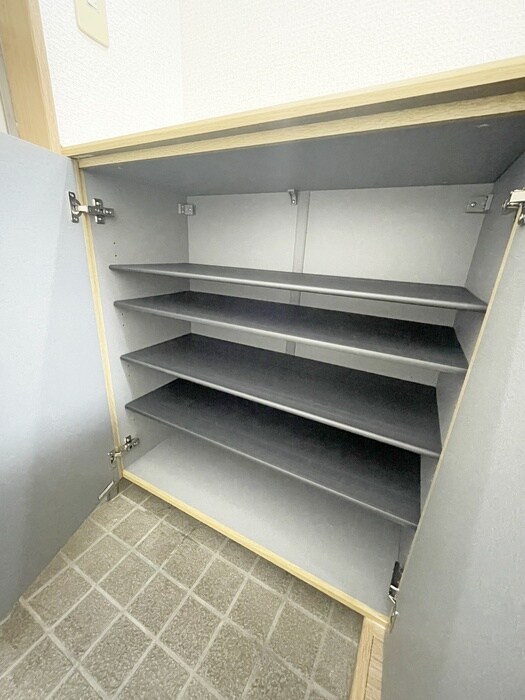 物件内観写真19　(玄関)