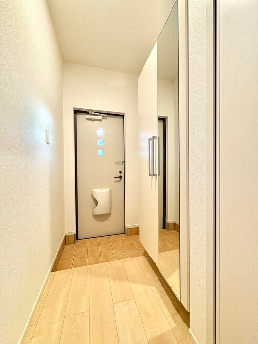 物件内観写真15　(玄関)