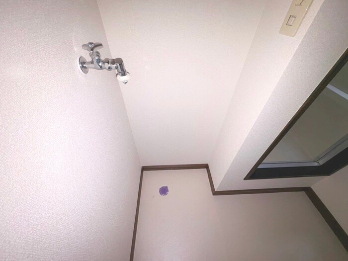 物件内観写真14　(洗濯機置場)