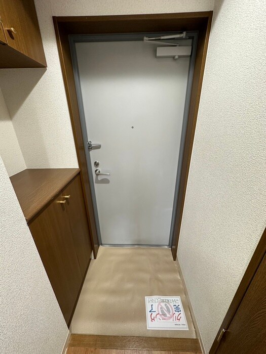 物件内観写真10　(玄関)