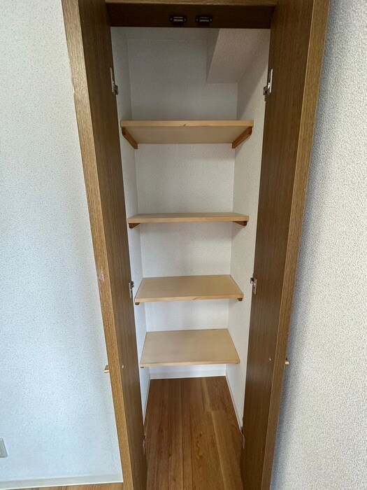 物件内観写真18　(収納)