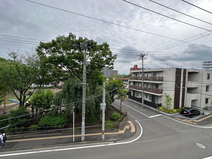 物件内観写真20　(室内からの展望)