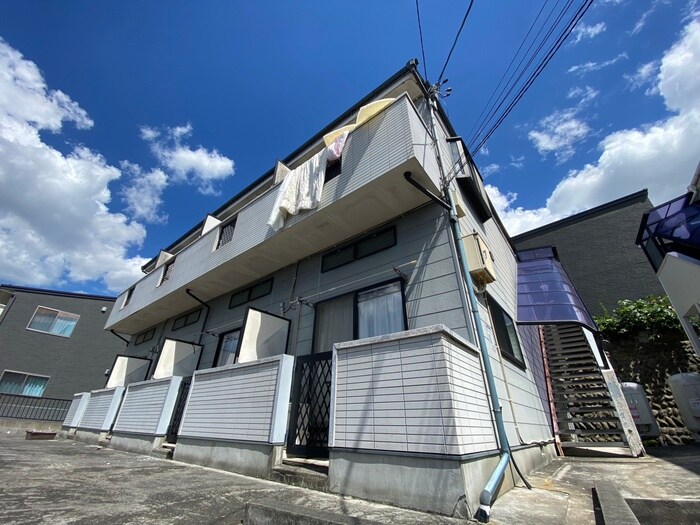 物件外観写真2　(エントランス部分)