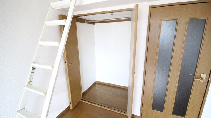 物件内観写真10　(収納)