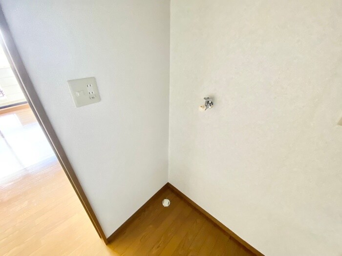物件内観写真13　(洗濯機置場)