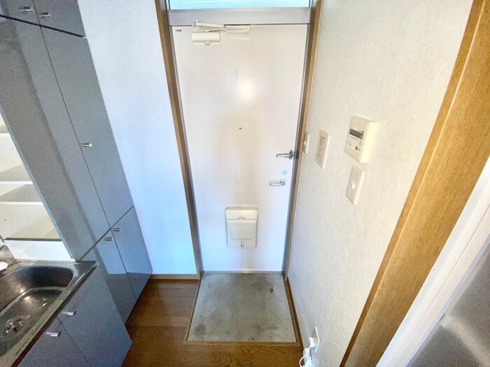 物件内観写真14　(玄関)