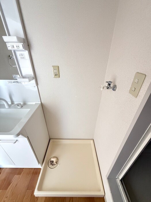 物件内観写真11　(洗濯機置場)