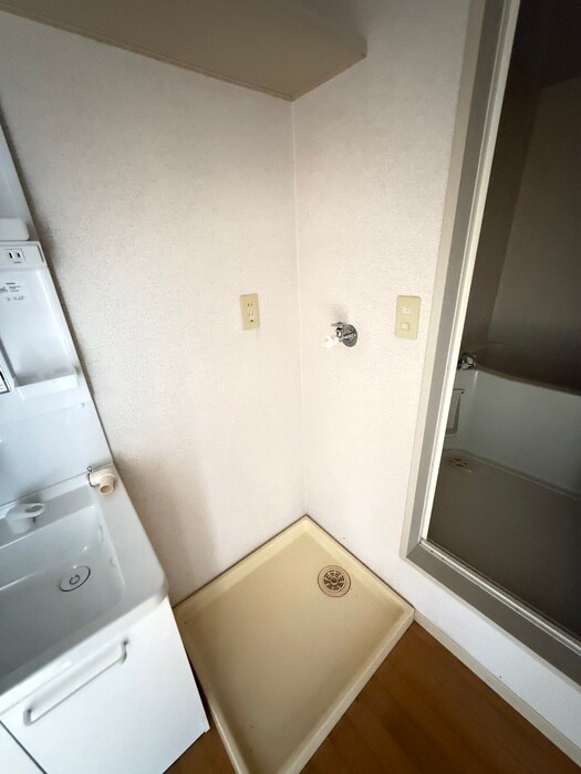 物件内観写真11　(洗濯機置場)