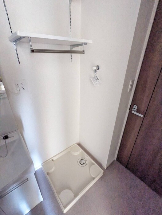 物件内観写真13　(洗濯機置場)