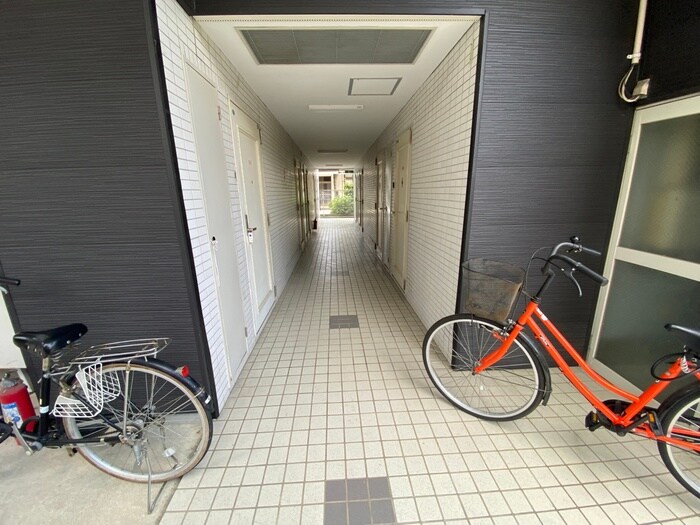 物件外観写真5　(駐輪場)