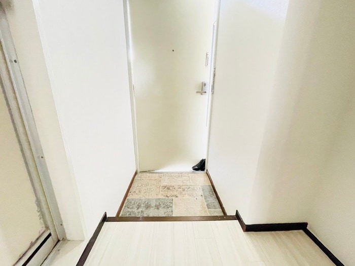 物件内観写真14　(玄関)
