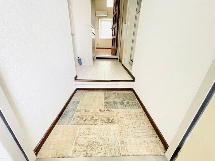 物件内観写真16　(玄関)