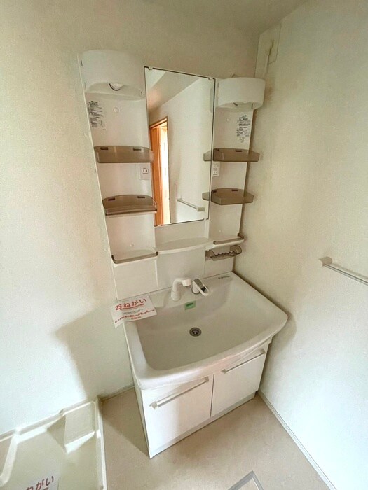 物件内観写真12　(洗面)