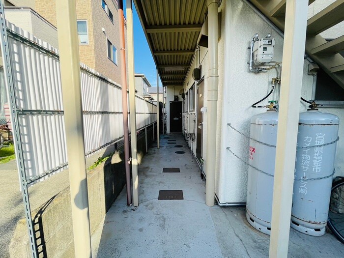 物件外観写真4　(エントランス部分)