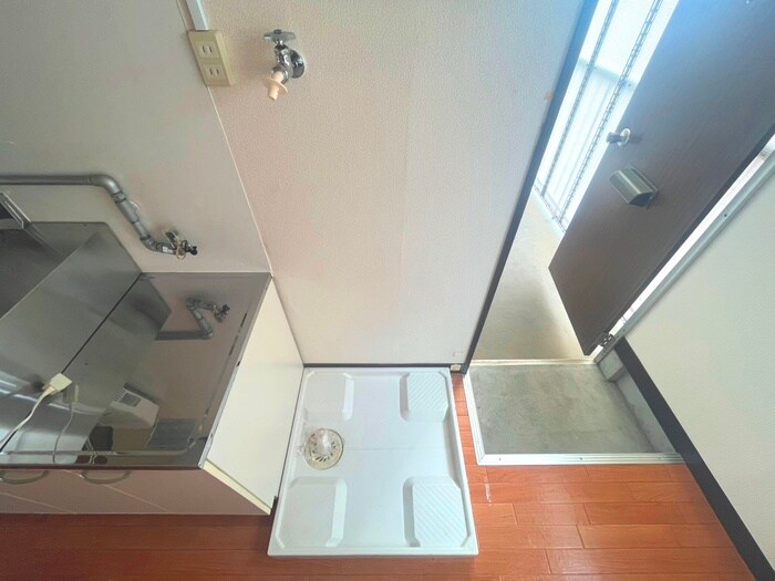 物件内観写真15　(洗濯機置場)