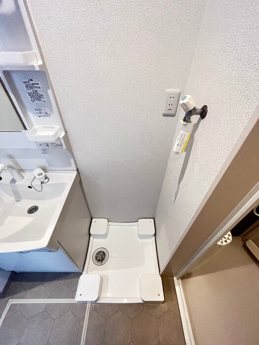 物件内観写真9　(洗濯機置場)