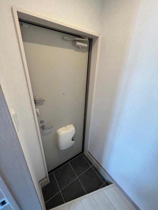物件内観写真10　(玄関)