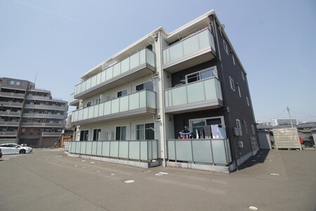 シャーメゾンプレポルト外観写真