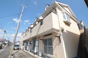 レオパレス沖野第３外観写真