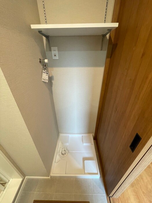 物件内観写真11　(洗濯機置場)